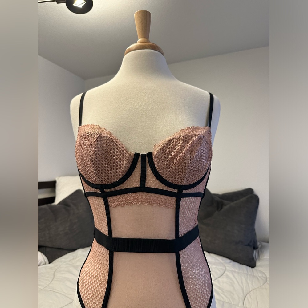 Victoria’s Secret lingerie blush pink body suit small